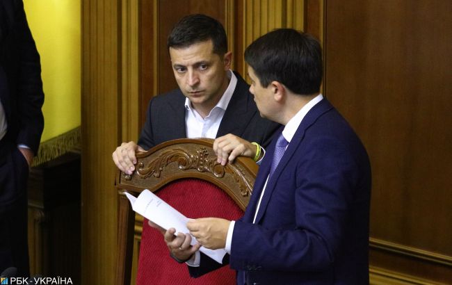 Рейтинг партии "Слуга народа" упал ниже 30%