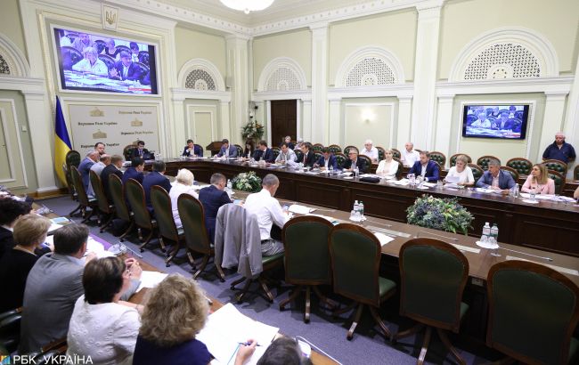 Стало известно, когда СН обсудит перестановки в Кабмине