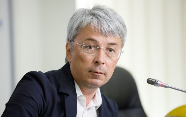 Ткаченко выступает за отсрочку штрафов за нарушение языкового закона