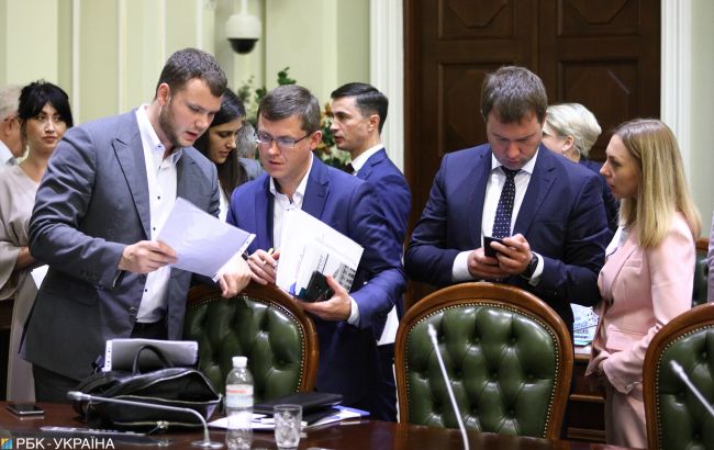 Фракция "Слуга народа" проводит закрытое заседание