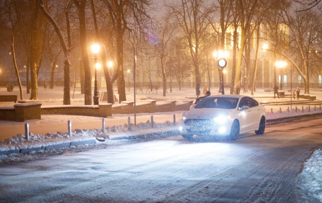 Мокрый снег и сильный ветер: прогноз до конца выходных