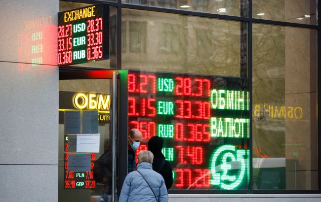 НБУ назвал причины повышенного спроса на валюту