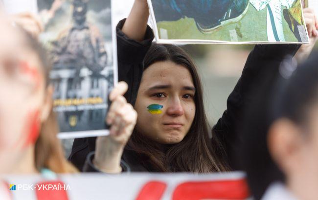 У Маріуполі люди вийшли на мітинг через відсутність світла і води (відео)