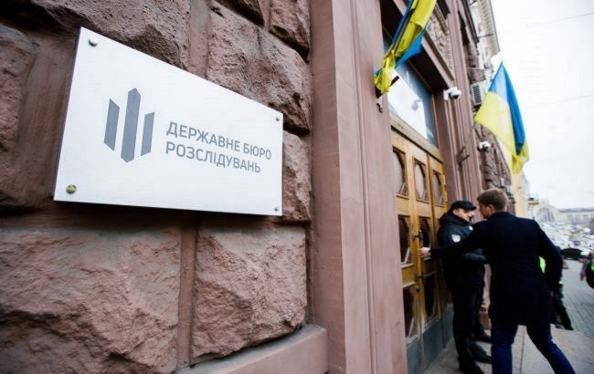 Забирали квартири померлих у Запоріжжі. ДБР повідомило підозру поліцейському та адвокату