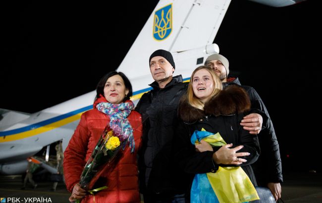 В ОП анонсировали возвращение украинских заложников из ОРДЛО