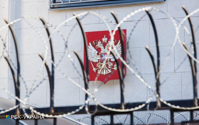 Росія почала евакуацію дипломатів з України