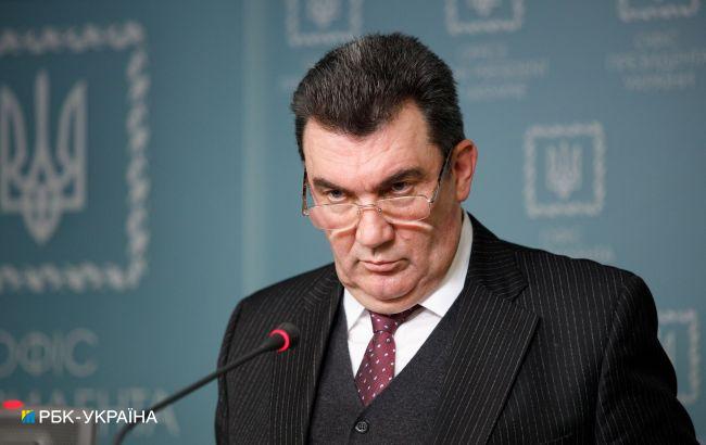 "Я напрягаюсь, когда слушаю русский": Данилов заставил журналиста говорить на украинском (видео)