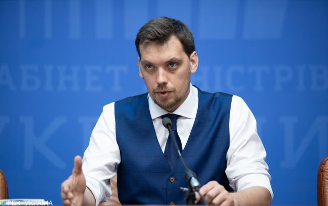 Учителя не будут получать $4000: Гончарук сделал печальное заявление