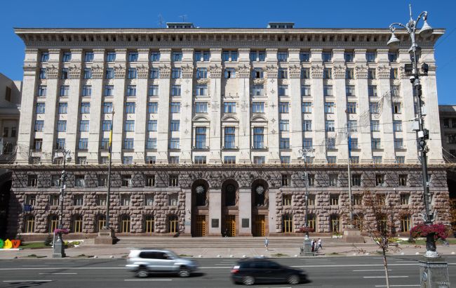 Керівника апарату КМДА, якого підозрюють у підробці документів, відсторонили від посади