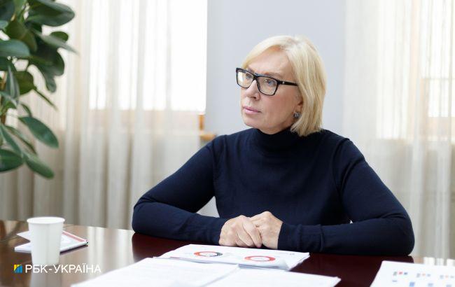 Оккупанты похитили и пытают жительницу Херсона. Обвиняют в корректировке артогня