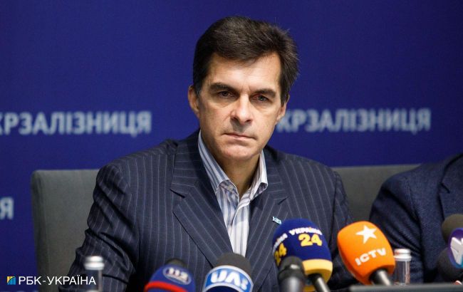 Жмак подал иск с требованием признать незаконным его увольнение из УЗ