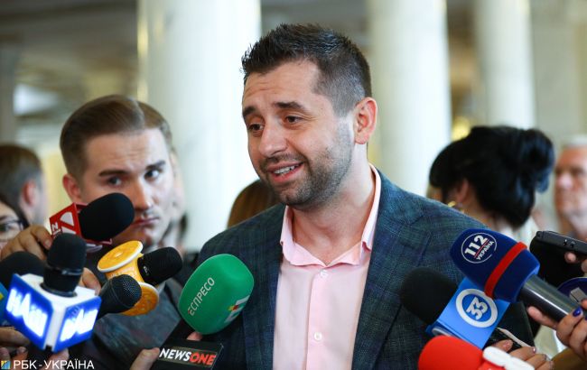 Арахамия: у Зеленского не знают о согласовании "формулы Штайнмайера"