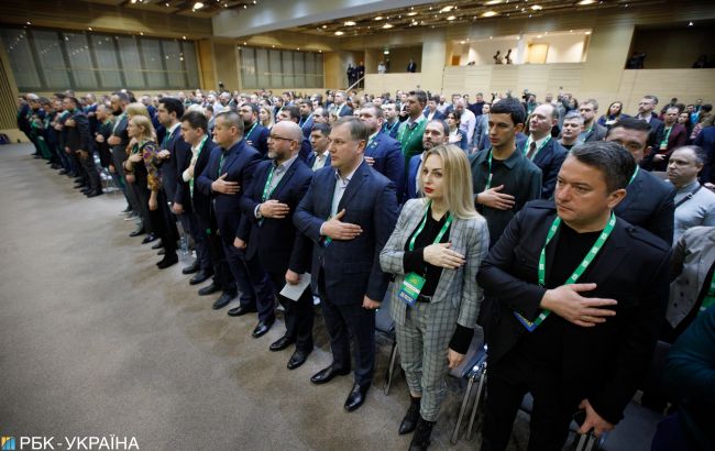 Законопроекты о гражданстве и игорный бизнес: что обсуждает "Слуга народа" на фракции