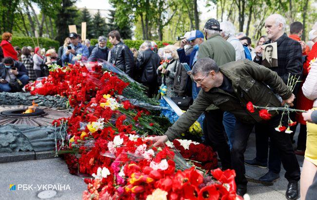 Советская символика и сцена на площади. В Херсоне оккупанты готовятся к 9 мая