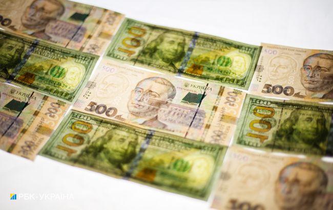 Курс доллара немного снизился на межбанке