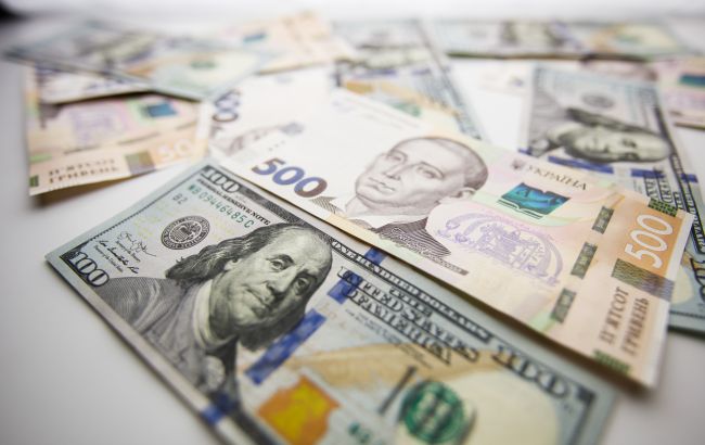 НБУ скорочує продаж валюти з резервів третій місяць поспіль