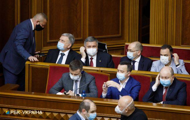 Отставки в Кабмине. Почему команда Зеленского увольняет троих министров