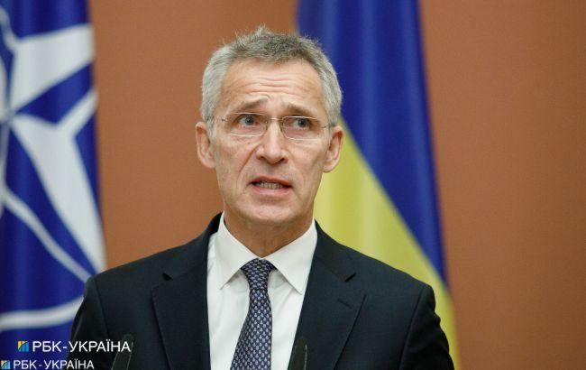 Столтенберг пригрозил РФ политическими и экономическими последствиями за нападение на Украину