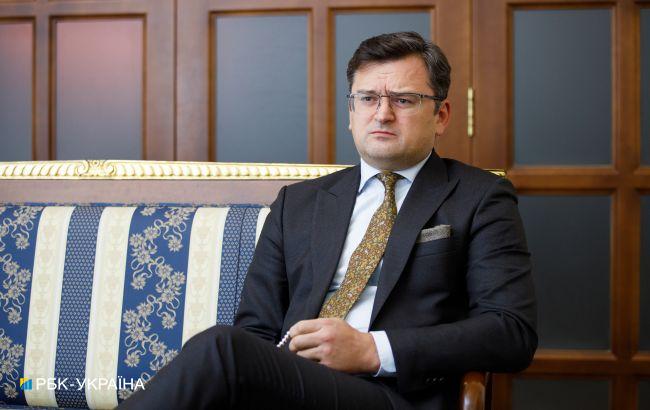 Кулеба упрекнул партнеров: санкции могли бы притормозить паспортизацию в ОРДЛО