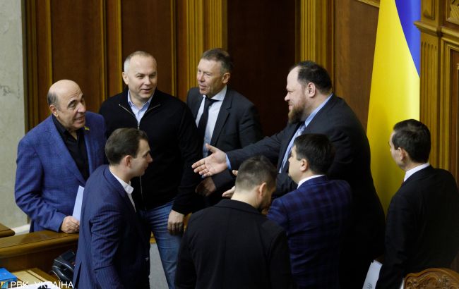 Миллиарды гривен и тысяча машин: что показали депутаты и министры в декларациях