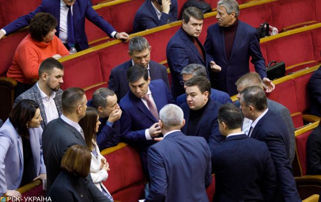 Друзья по интересам. Как "За майбутнє'" и "Довира" строят отношения с властью