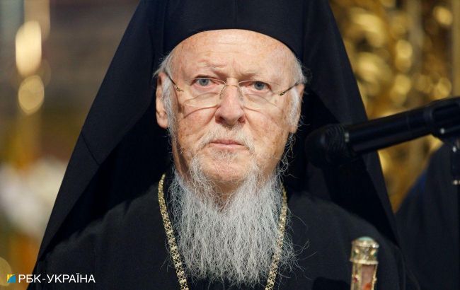 Вселенский Патриарх на Пасхальной службе призвал разблокировать гумкоридоры в Мариуполь