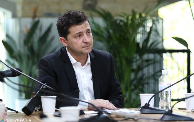 Зеленский посетил добровольцев в Золотом