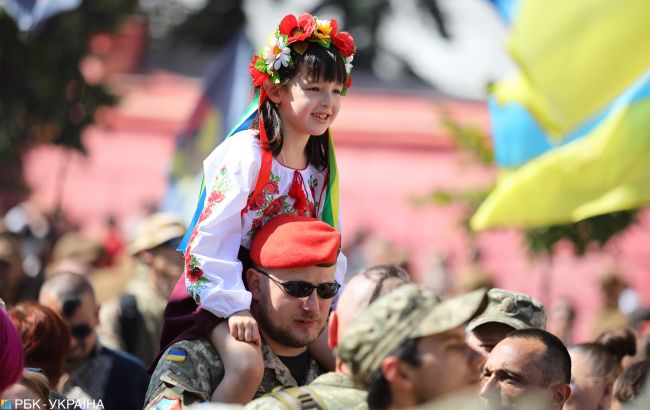 Госстат назвал количество рожденных детей по возрасту отца