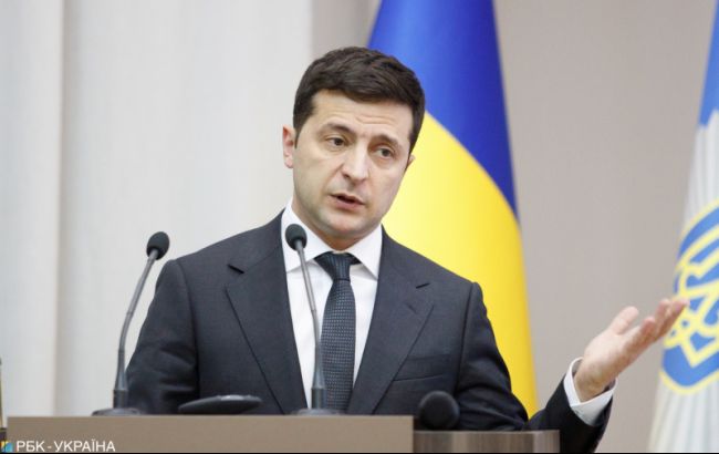 Зеленский пригрозил главам ОГА увольнением за задержку надбавок медикам