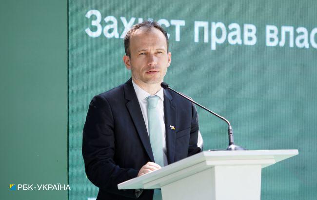 Не тільки іноземці. Мін'юст пояснив, хто не зможе купити землю в Україні