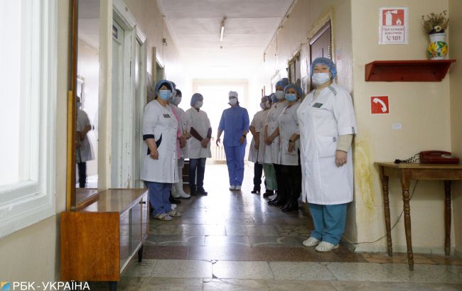 В Броварах незнакомец проник в&nbsp;детскую больницу и пырнул&nbsp;тесаком медсестру