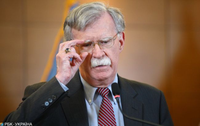 Вслед за Болтоном уволились три сотрудника администрации Трампа