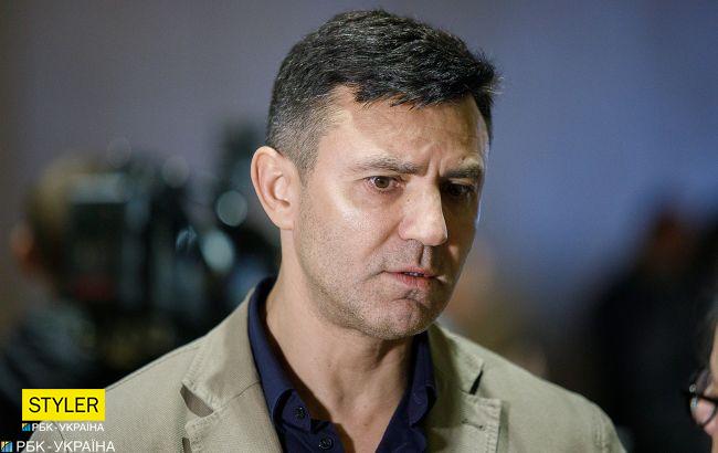 За что нам это? Тищенко потрусил задом в машине (видео)