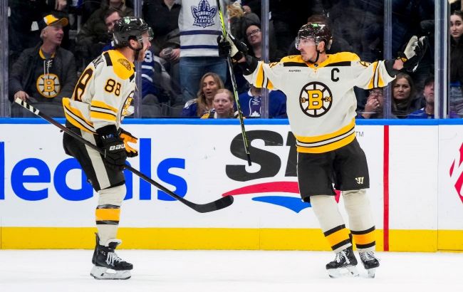 Лідер "Бостона" з трьома пунктами став головною зіркою вечора НХЛ: відео