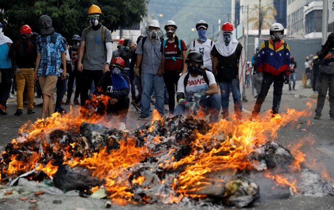 ЕС призвал правительство Венесуэлы провести выборы для разрешения конфликта в стране