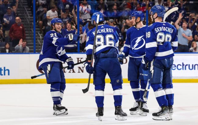 Вінгер "Тампи-Бей" з дублем проти фаворита очолив топ-3 зірок вечора НХЛ: відео