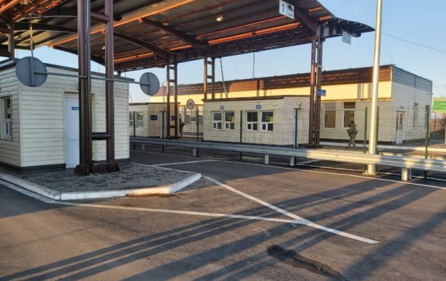 На админгранице с оккупированным Крымом открыли сервисную зону