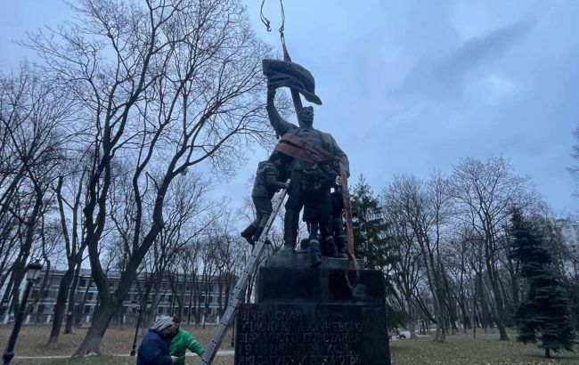 Декомунізація у Києві. Демонтовано ще один пам&rsquo;ятник, - заступник Кличка