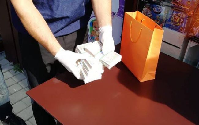 Директора Волынского облавтодора задержали на взятке в 300 тыс. гривен