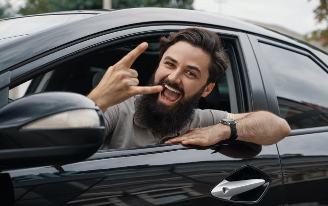 З Днем автомобіліста: красиві та душевні привітання