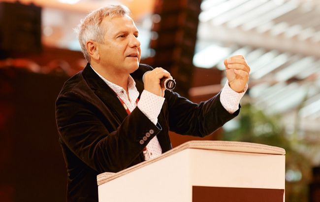 Для Украины уже зарезервированы 300 млрд долларов, - советник Зеленского