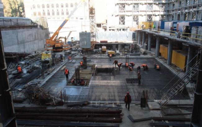 Застройщик ЦУМа в Киеве приступил к строительству наземной части здания
