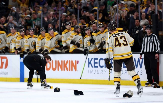 Вінгер "Бостона" з першим у кар'єрі хет-триком став головною зіркою вечора НХЛ: відео