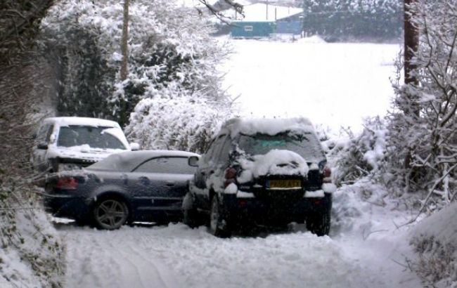 Непогода в Украине: в трех областях остается критический уровень аварийности