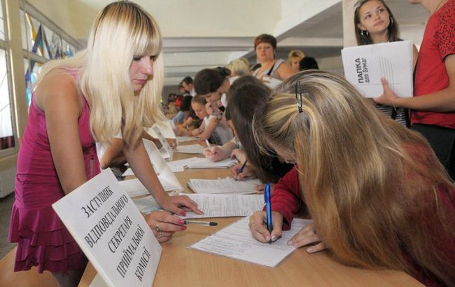 Правительство одобрило повышение зарплат преподавателям вузов