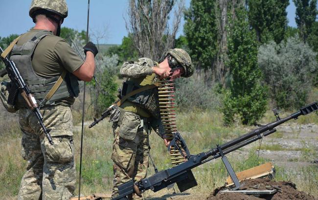 У районі ООС поранено двох українських військових, - штаб