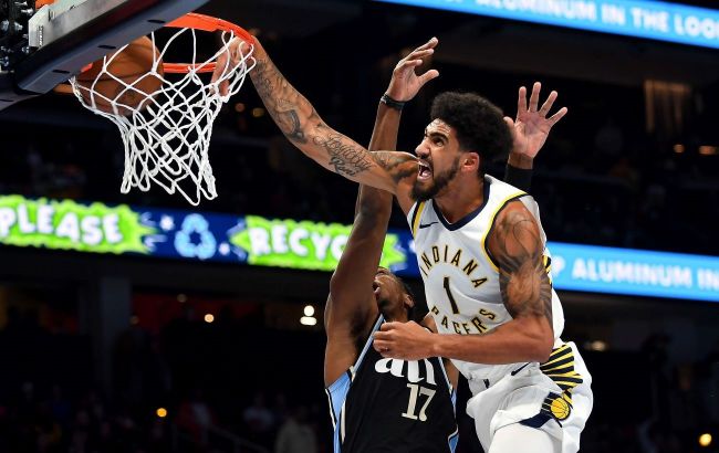 Форвард "Индианы" могучим данком приблизил победу в Джорджии: момент дня в НБА