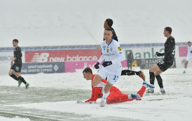 "Динамо" на снігу переграло "Зорю" в напіврезервному складі