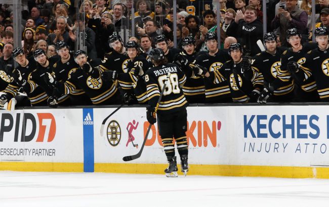 Лідер "Бостона" з переможним хет-триком став головною зіркою вечора НХЛ: відео