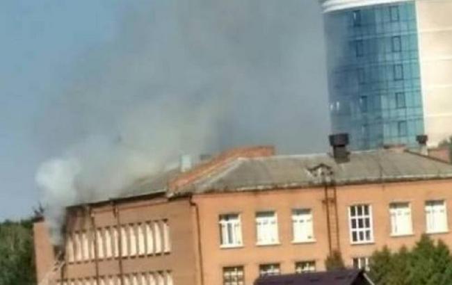В Хмельницком горит школа